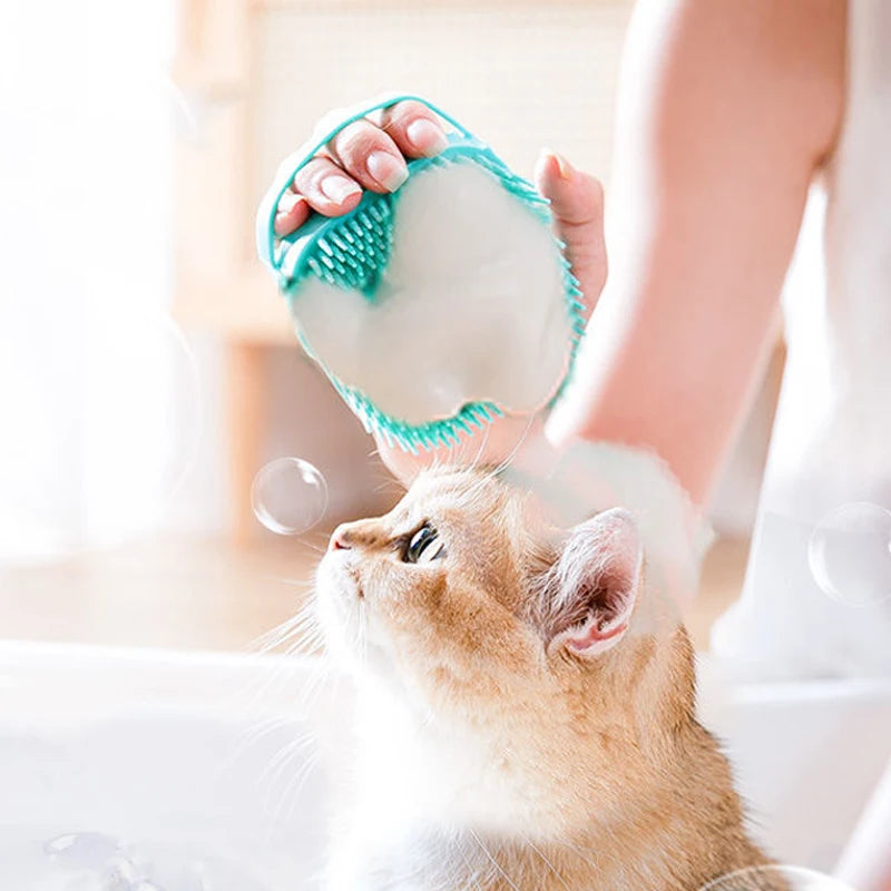 🛁 Brosse de Bain & Massage pour Animaux – Silicone Doux et Réservoir Intégré