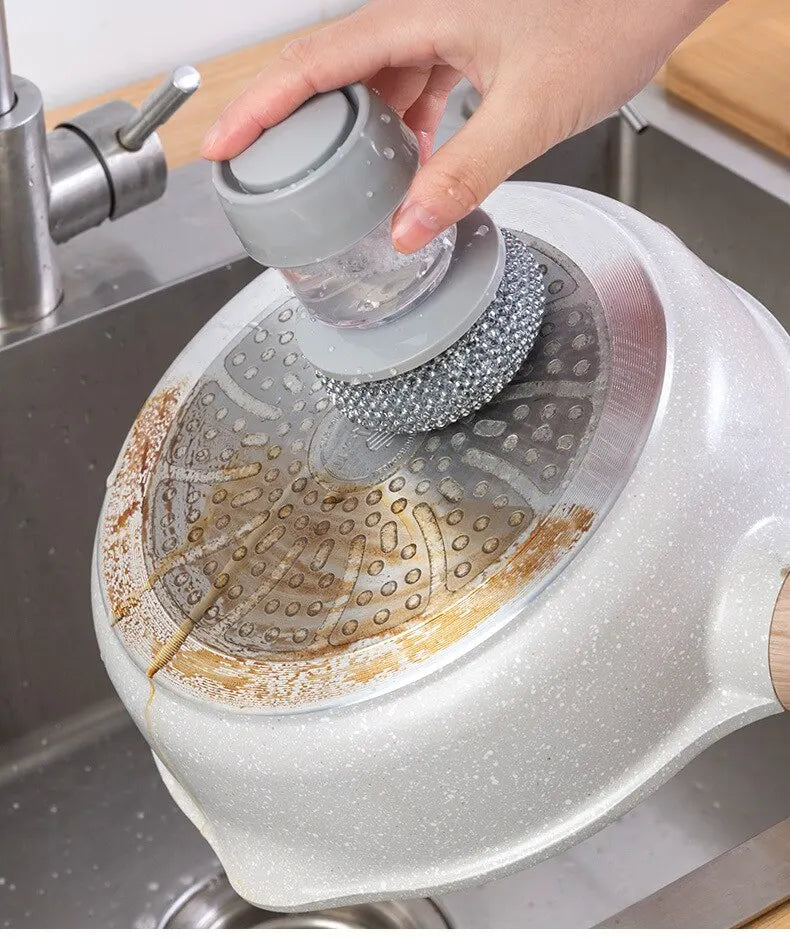 CleanEase™ – La brosse à savon intégrée qui fait mousser le ménage !